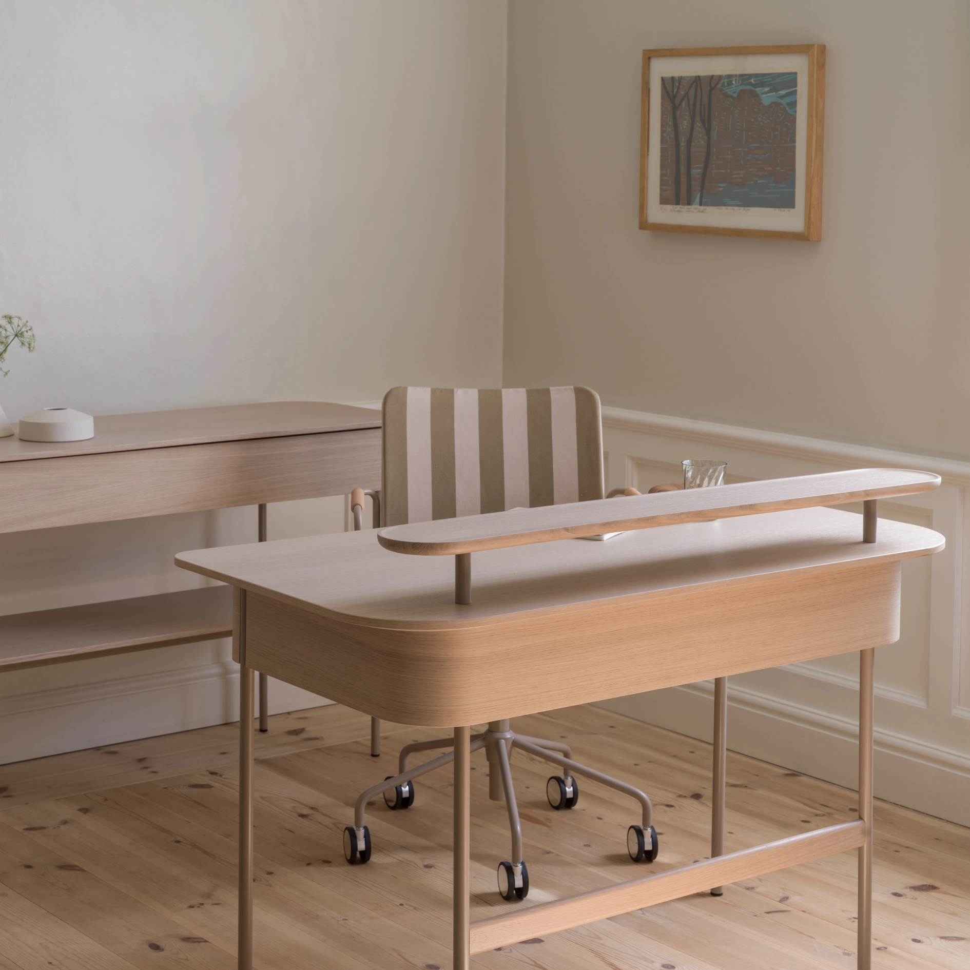 Luna Desk